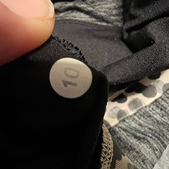 Lululemon Tank Womens 10 Wild Bra Performance Shirt Gray - Picture 4 of 6